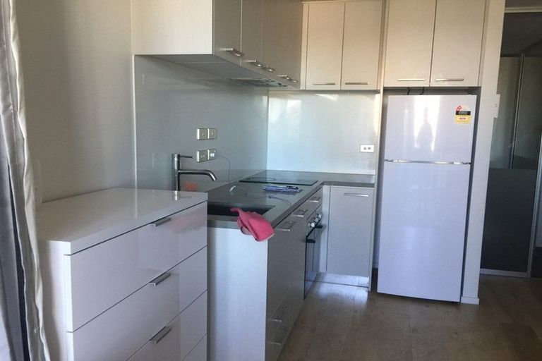 Photo of property in 33 Cricklade Terrace, Windsor Park, Auckland, 0632