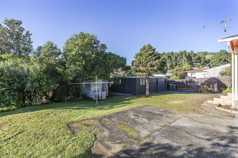 Photo of property in 17 Cardiff Crescent, Cannons Creek, Porirua, 5024