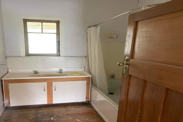 Photo of property in 10 Tennyson Street, Dannevirke, 4930