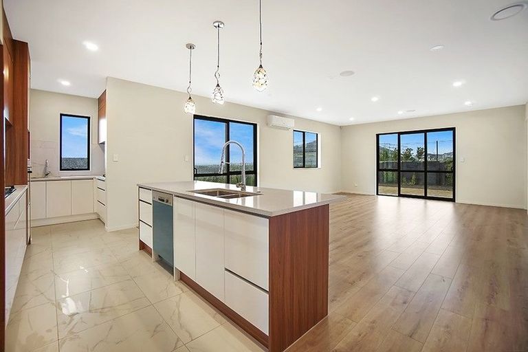 Photo of property in 48 Twin Parks Rise, Papakura, 2110