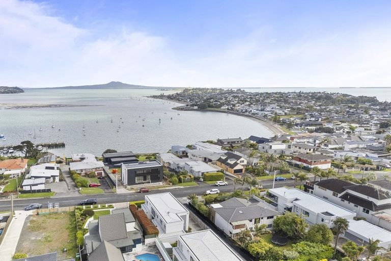 Photo of property in 38 Takutai Avenue, Bucklands Beach, Auckland, 2012