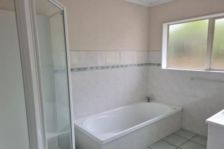 Photo of property in 57 Kath Hopper Drive, Orewa, 0931