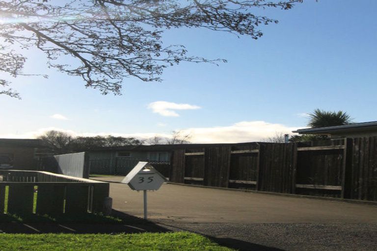 Photo of property in 28 Saturn Crescent, Milson, Palmerston North, 4414