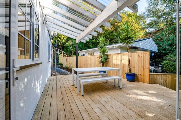 Photo of property in 27 Saxton Road, Upper Vogeltown, New Plymouth, 4310