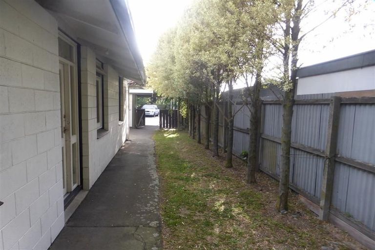 Photo of property in 1/11 Maidstone Road, Ilam, Christchurch, 8041