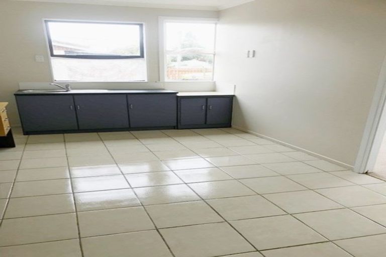 Photo of property in 46 Rimu Street, New Lynn, Auckland, 0600