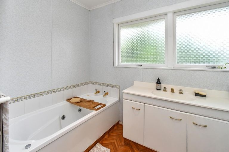 Photo of property in 3 Dennis Avenue, Hillpark, Auckland, 2102