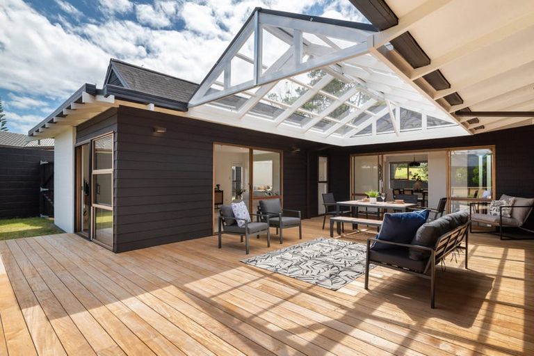 Photo of property in 86 Becroft Drive, Forrest Hill, Auckland, 0620