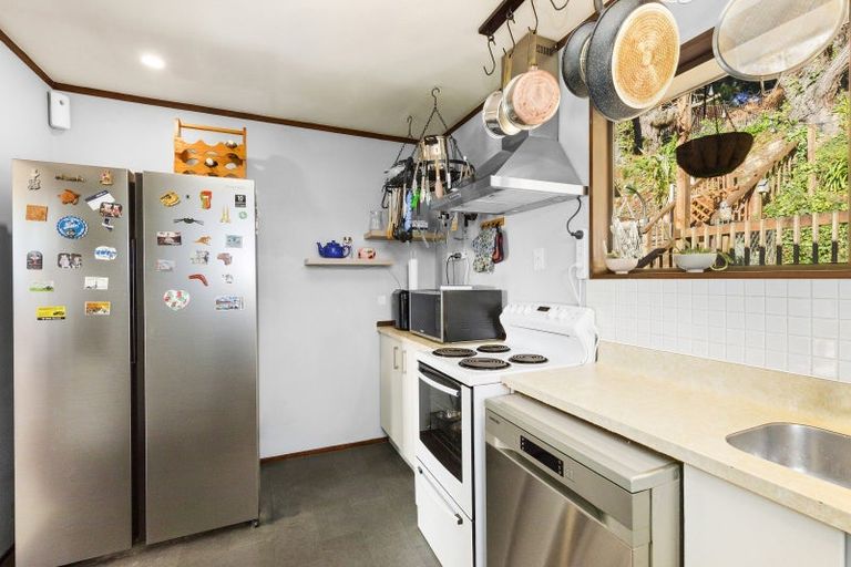 Photo of property in 27 Fenchurch Grove, Stokes Valley, Lower Hutt, 5019