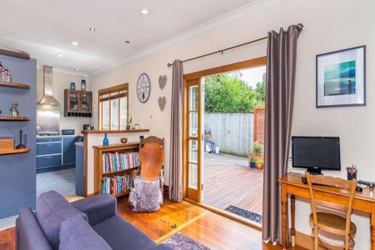Photo of property in 10 Gloucester Street, Silverstream, Upper Hutt, 5019