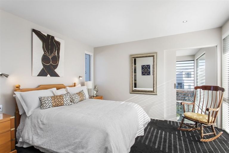 Photo of property in 10 Strowan Road, Strowan, Christchurch, 8052