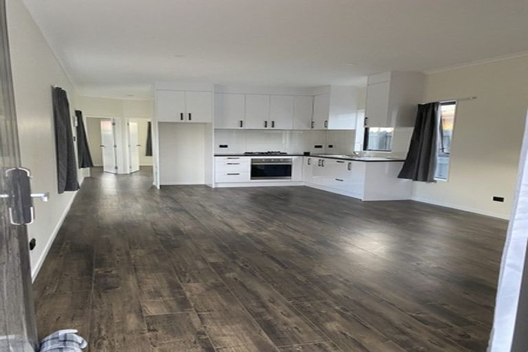 Photo of property in 60 Medvale Avenue, Flat Bush, Auckland, 2019