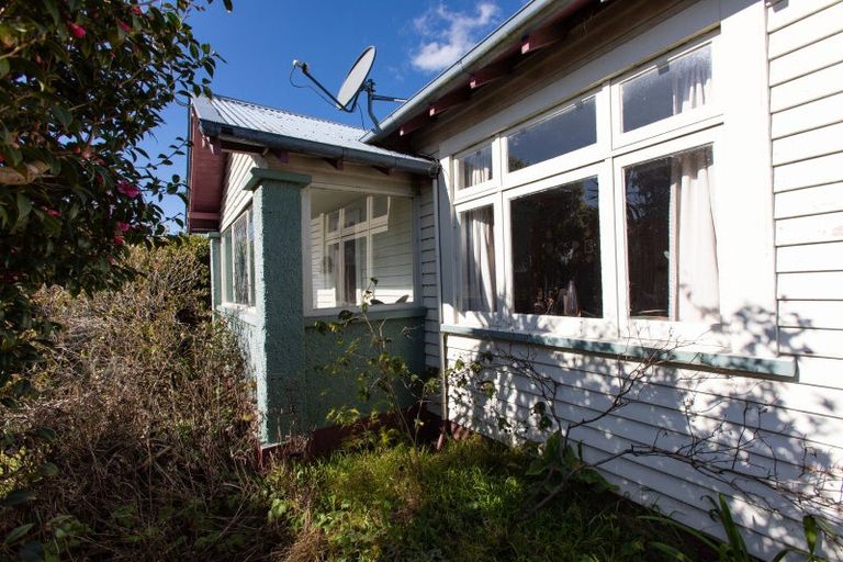 Photo of property in 6 Waterloo Street, Dannevirke, 4930