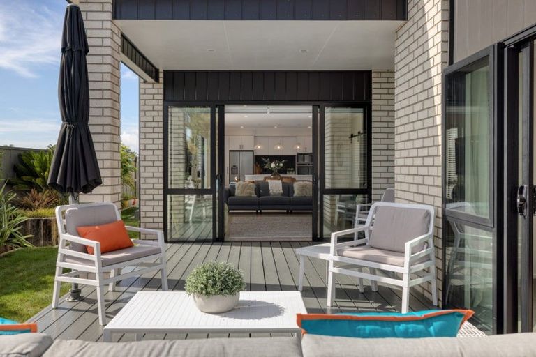 Photo of property in 11 Sarcodia Place, Papamoa Beach, Papamoa, 3118