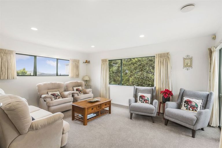 Photo of property in 1/8 Carrigans Close, Pinehill, Auckland, 0632