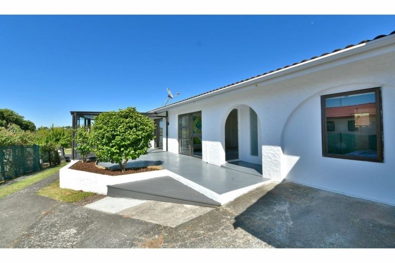 Photo of property in 52a Albatross Road, Red Beach, 0932