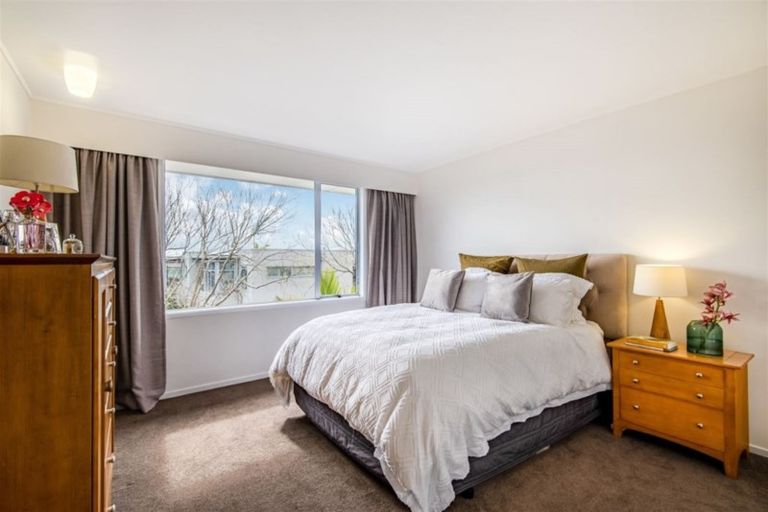 Photo of property in 4/30 Castor Bay Road, Castor Bay, Auckland, 0620