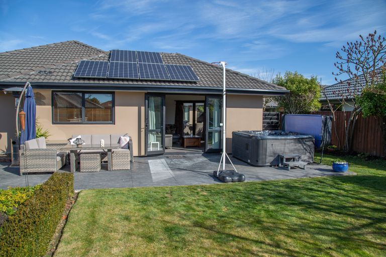 Photo of property in 7 Baltic Place, Northwood, Christchurch, 8051