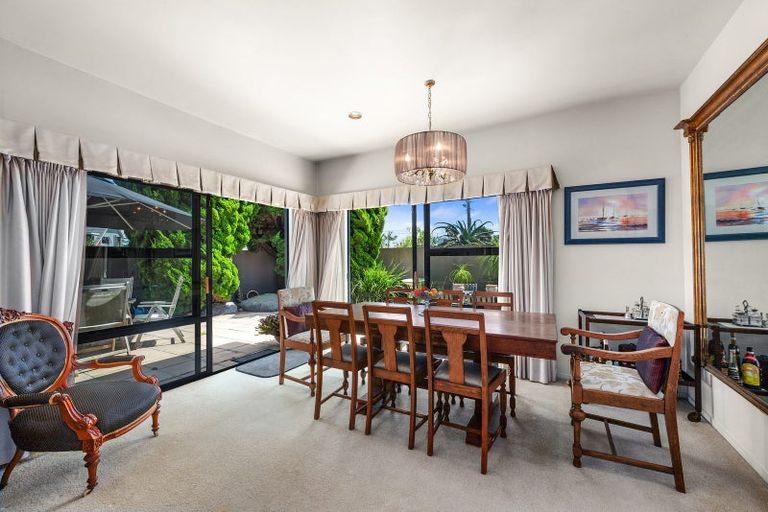 Photo of property in 1/43 Milford Road, Milford, Auckland, 0620