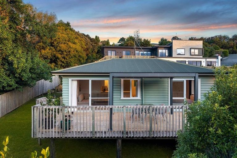 Photo of property in 19a Viridian Lane, Greenhithe, Auckland, 0632