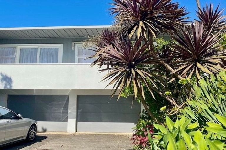 Photo of property in 2/26 Otakau Road, Milford, Auckland, 0620