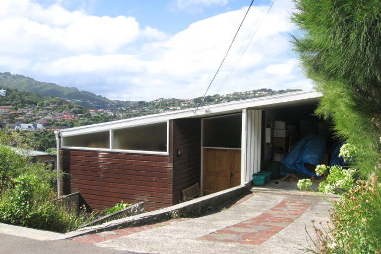 Photo of property in 19 Winston Street, Crofton Downs, Wellington, 6035