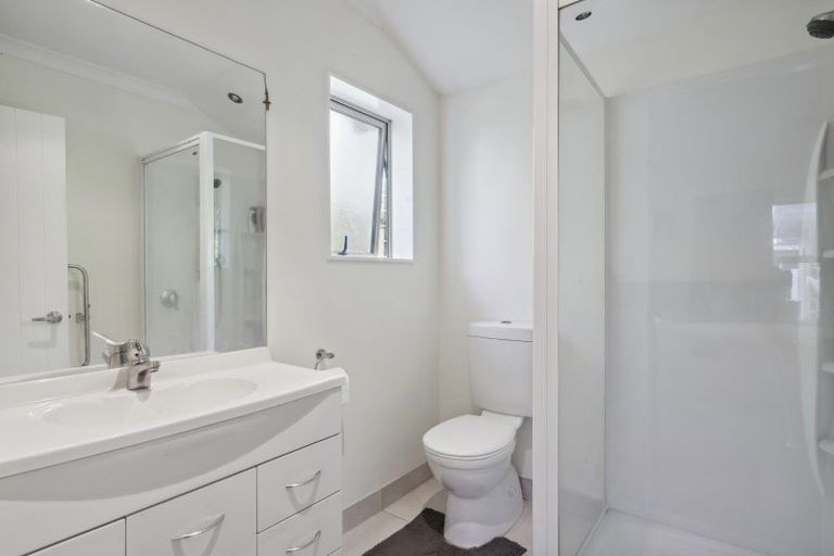 Photo of property in 12 Ruru Place, Levin, 5510