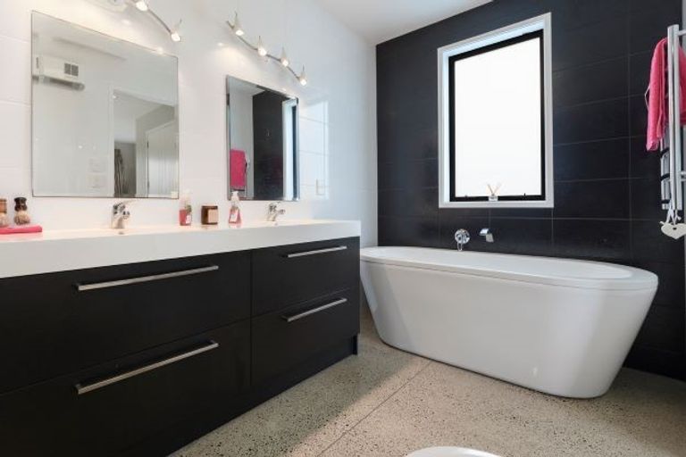 Photo of property in 14 Vantage Place, Omokoroa, 3114