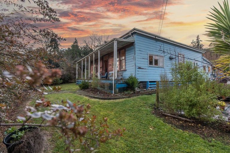 Photo of property in 2 Church Street, Waipawa, 4210