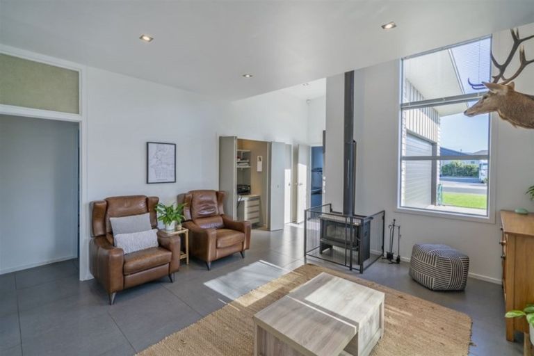 Photo of property in 5 Acacia Court, Whitianga, 3510