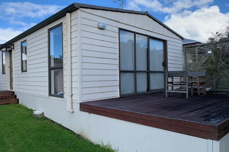 Photo of property in 2 Seaforth Avenue, Mangere Bridge, Auckland, 2022