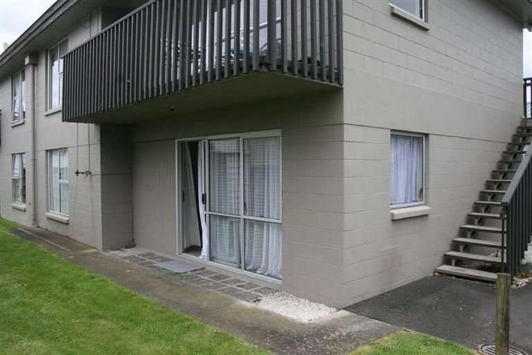 Photo of property in 2c Tralee Place, Hillcrest, Hamilton, 3216