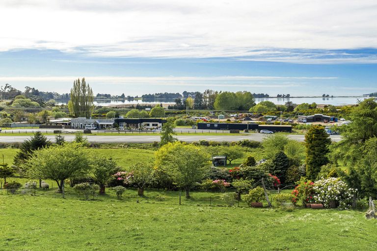 Photo of property in 287 Waikouaiti-waitati Road, Evansdale, Waikouaiti, 9471