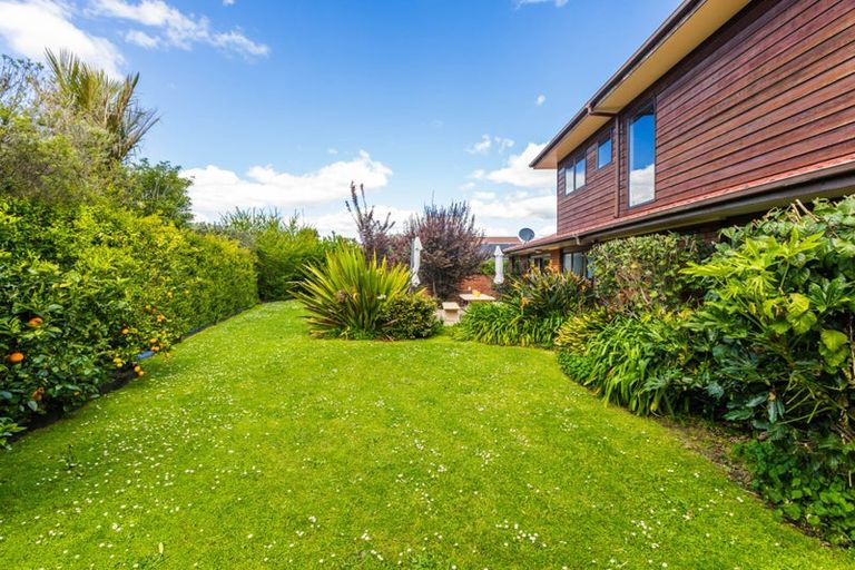 Photo of property in 10 Elrita Place, Conifer Grove, Takanini, 2112