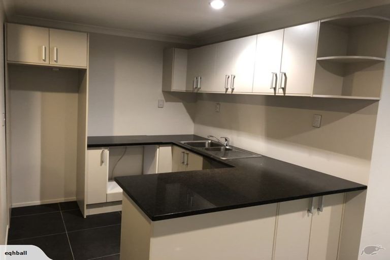 Photo of property in 44 Namsan Close, Fairview Heights, Auckland, 0632