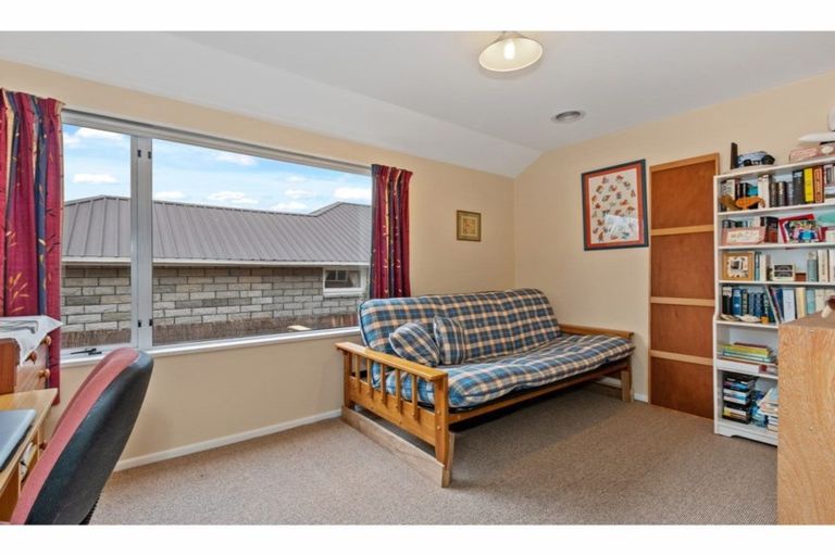 Photo of property in 132b Warren Crescent, Hillmorton, Christchurch, 8025