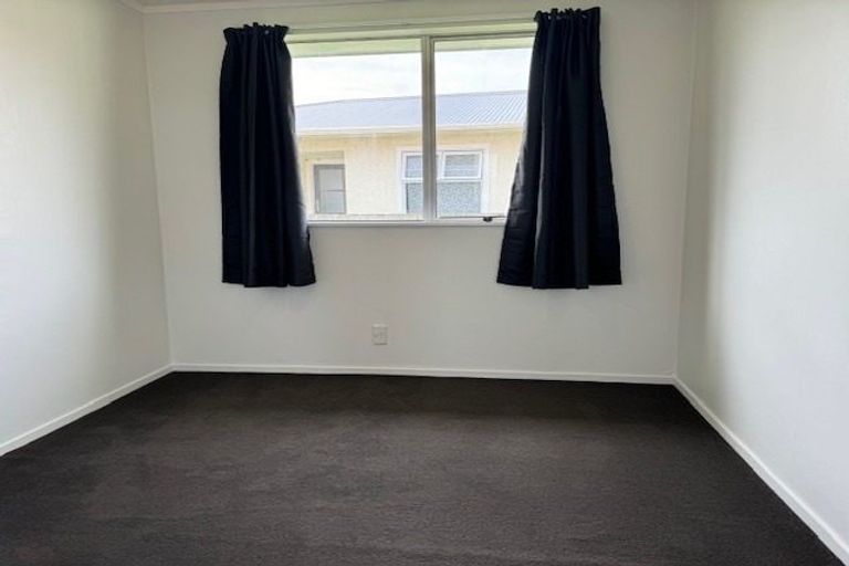 Photo of property in 24 Raupo Street, Castlecliff, Whanganui, 4501