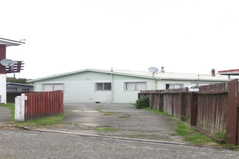 Photo of property in 11 Chetwode Grove, Newlands, Wellington, 6037