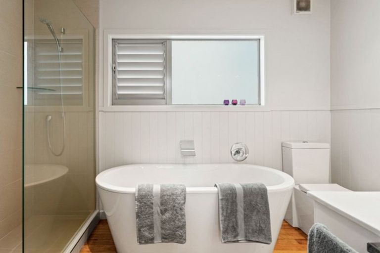 Photo of property in 1/6 Montrose Terrace, Mairangi Bay, Auckland, 0630