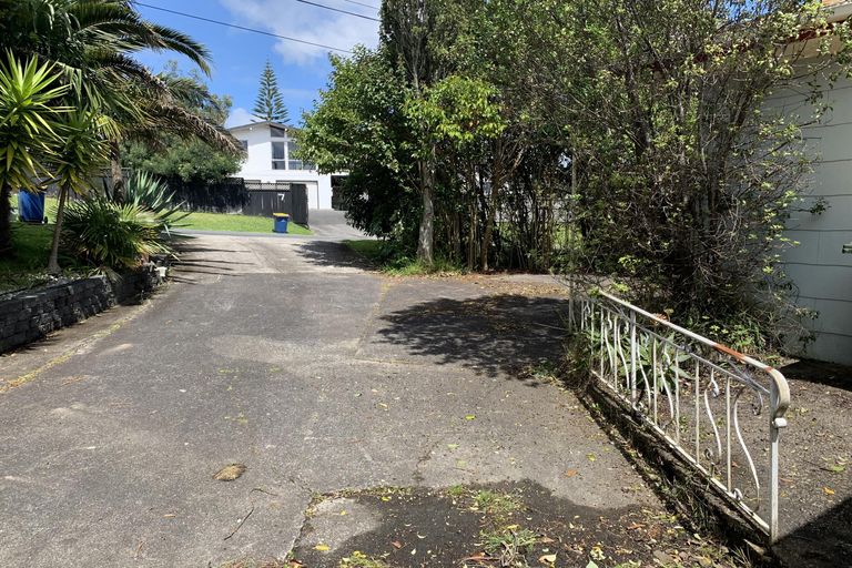 Photo of property in 16 Parrs Cross Road, Henderson, Auckland, 0612