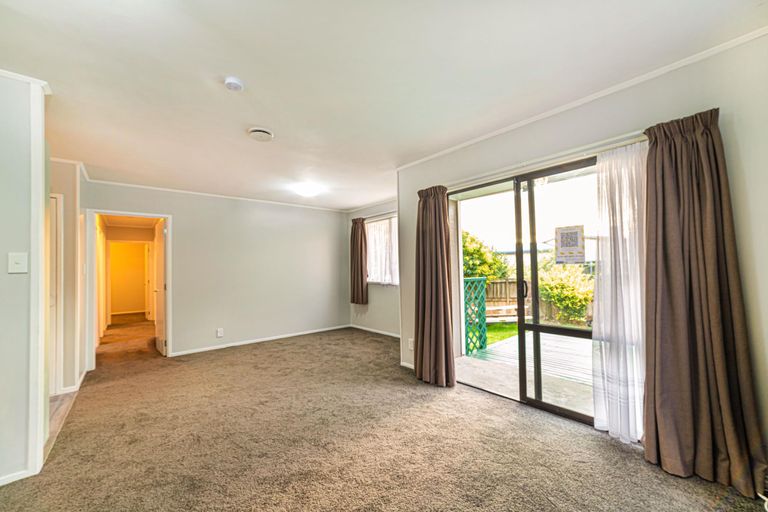 Photo of property in 2/12 Palmers Road, Clendon Park, Auckland, 2103