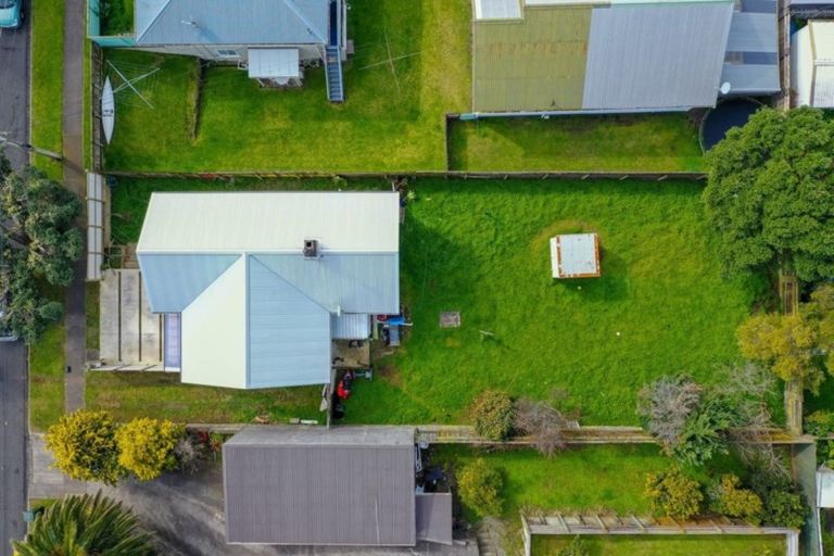 Photo of property in 7 Whiteley Street, Moturoa, New Plymouth, 4310