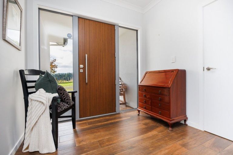 Photo of property in 12 Fleetwood Lane, Turitea, Palmerston North, 4472