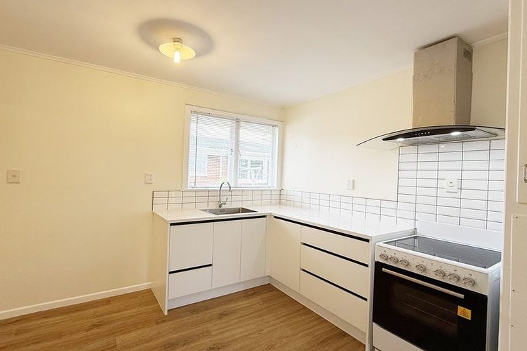 Photo of property in 1/6 Edgewater Drive, Pakuranga, Auckland, 2010