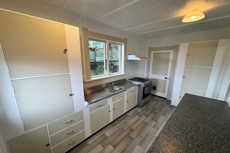 Photo of property in 68 Mortimer Terrace, Brooklyn, Wellington, 6021
