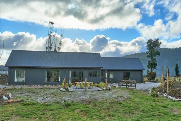 Photo of property in 2 Williams Drive, Fox Glacier, 7886