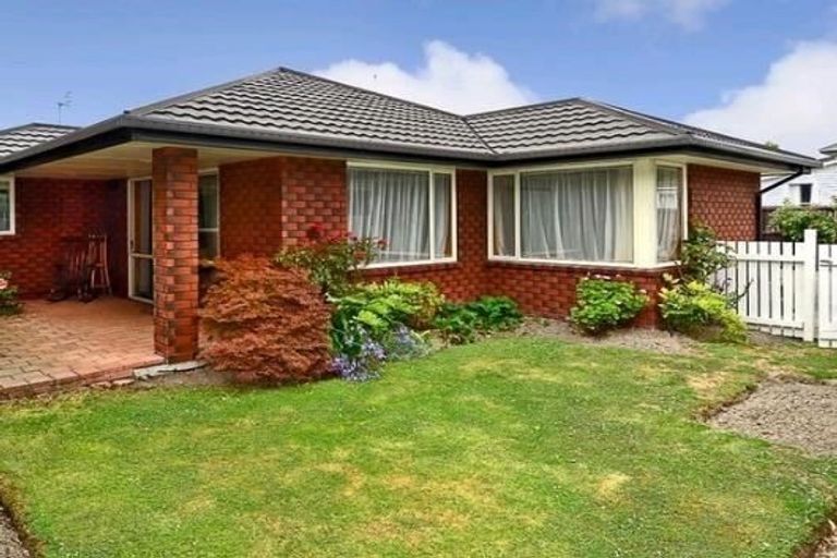 Photo of property in 2/18 Euston Street, Riccarton, Christchurch, 8041