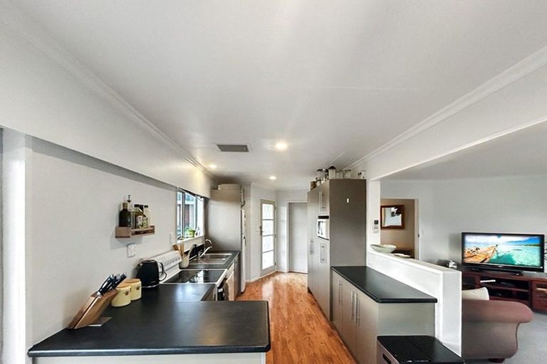 Photo of property in 3 Palliser Place, Milson, Palmerston North, 4414