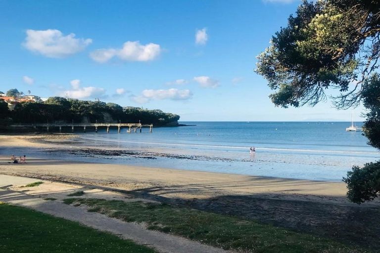 Photo of property in 23a Bournemouth Terrace, Murrays Bay, Auckland, 0630