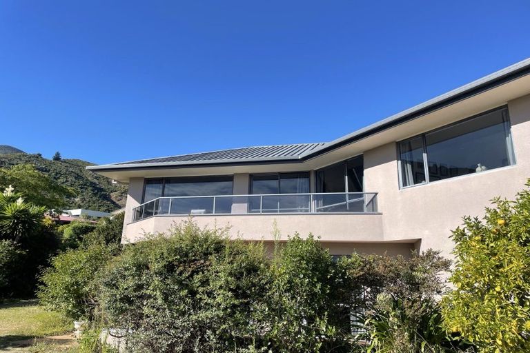 Photo of property in 68 Moana View Road, Waikawa, Picton, 7220